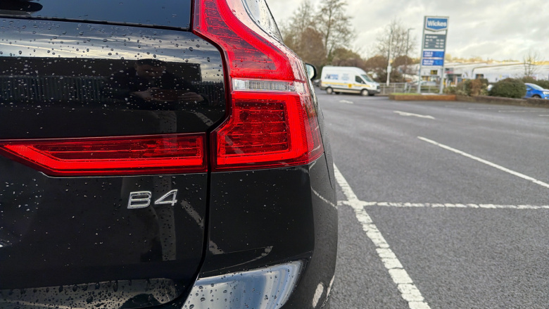 Volvo Xc60 2.0 B4P Plus Dark 5dr Geartronic Petrol Estate